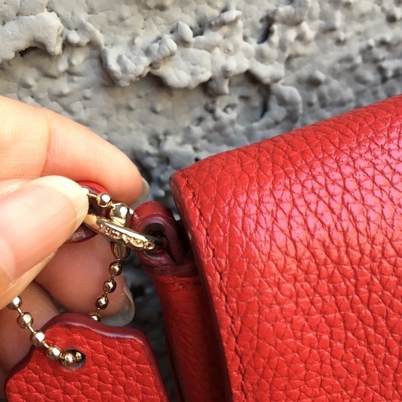 Coach crossbody bag red gold hardware - Picture 5 of 16